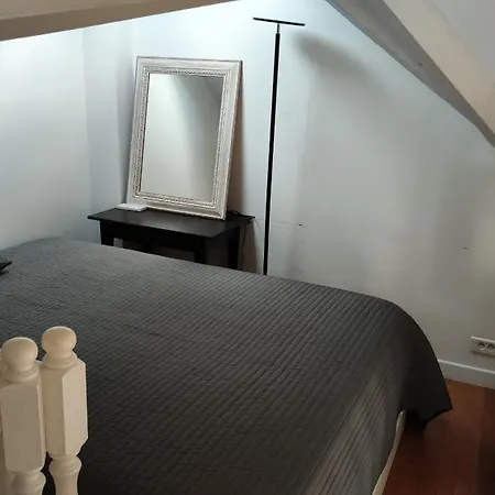 17 Near Arc De Triomphe Apartment *
