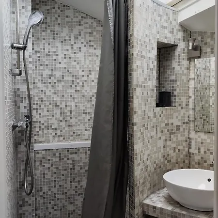 Apartment 17 Near Arc De Triomphe *