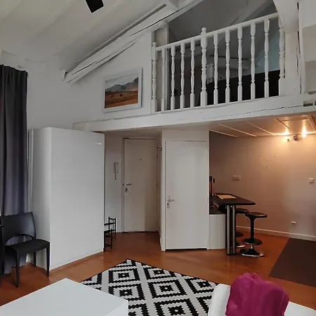 17 Near Arc De Triomphe Apartment *